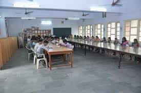Library of Udhana Citizen Commerce College, Surat in Surat