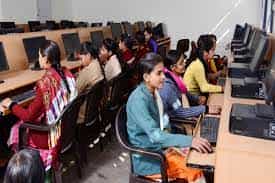 Computer Lab Ch. Ishwar Singh Kanya Mahavidyalaya in Kaithal	