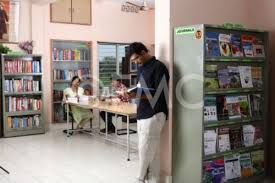 Library Chalapathi Institute of Pharmaceutical Sciences (CLPT)  in Guntur