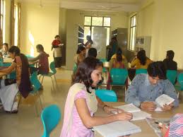 Library of Kirori Mal College in New Delhi