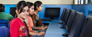 Computer Lab Sri Guru Hari Singh College  in Sirsa