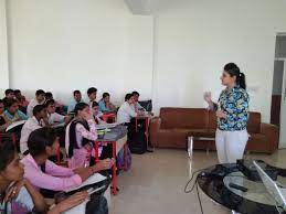 Classroom Pandit L.R. College Of Technology (PLRCT, Faridabad) in Faridabad