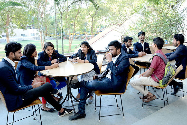 Canteen  Medi-Caps University in Indore