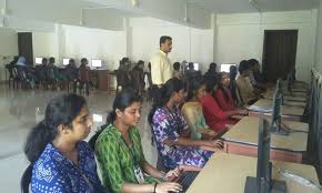 Computer Class of CMS College Kottayam in Kottayam