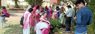 Students  Veerangana Maharani Laxmibai Rajakiy Mahila Mahavidyalay in Jhansi