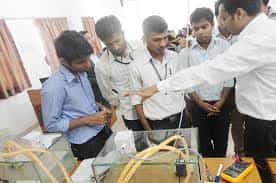 Lab VPM's Maharshi Parashuram College of Engineering (VPM-MPCE, Ratnagiri) in Ratnagiri