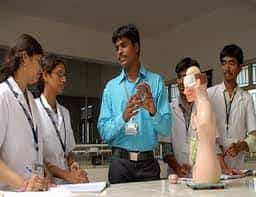 Practical Class of Creative Educational Society’s College of Pharmacy, Kurnool in Kurnool	