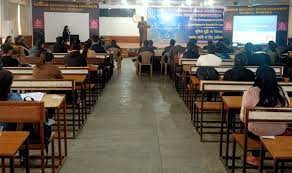 lecture theater Sardar Bhagwan Singh Post Graduate Institute of Biomedical Science & Research (SBS-IBSR, Dehradun) in Dehradun