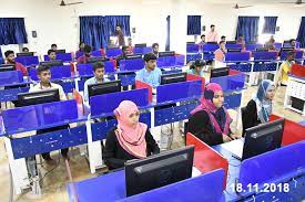 Computer Lab   Vel Tech Rangarajan Dr. Sagunthala R & D Institute of Science and Technology in Chennai	