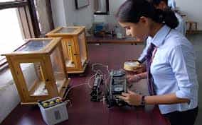 Lab Vikramajit Singh Sanatan Dharma College (VSSDC, Kanpur) in Kanpur 
