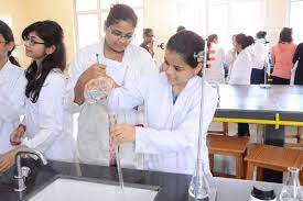 Science lab Institute of Home Economics in New Delhi