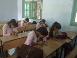Students Arya Kanya Pathshala Degree College (AKPDC, Hapur) in Bulandshahar