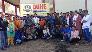 group photo Duke College of Management in Bhopal