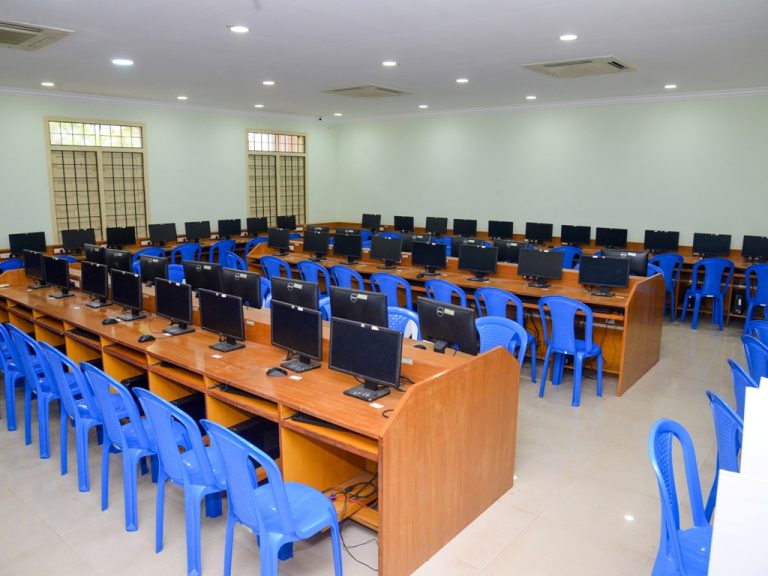 computer lab Thiruthangal Nadar College (TNC, Chennai) in Chennai	