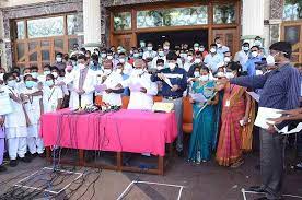 Class Group Photo at Madras Medical College in Chennai	