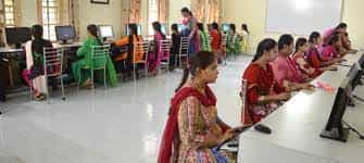 Computer Lab Mata Sundri Khalsa Girls College in Karnal