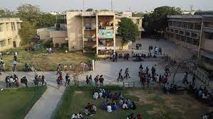 Bulding Deshbandhu College  in New Delhi