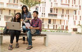 Students Discuss Navrachana University in Vadodara