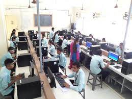 Computer Lab for Shree Dhanvantary College of Engineering and Technology - (SDCET, Surat) in Surat