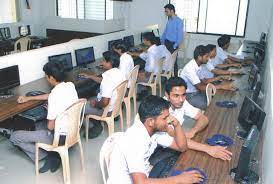 Computer lab  Maulana Azad Polytechnic (MAP, Solapur) in Solapur