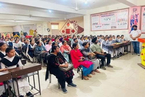 Auditorium Khalsa College in Amritsar	