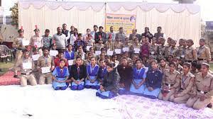 Group photo Dayanand Bachharawan PG College in Raebareli