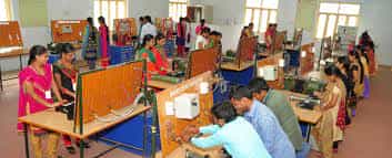 Practical Class Room of Kallam Haranadhareddy Institute of Technology, Guntur in Guntur