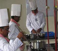 practical class Ayyar Bawan School of Catering And Hotel Management (ABSCHM, Chennai) in Chennai	