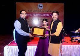 ITM Business School Dombivli guest with Prize