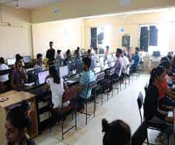 Computer lab Bhagwan Mahavir College of Computer Application (BMCCA), Surat in Surat