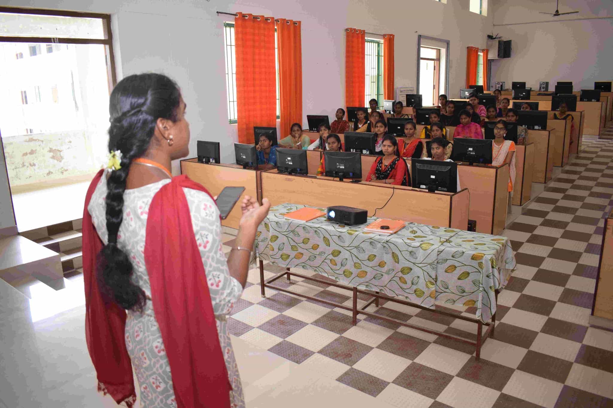 Classroom JKK Nattraja College of Arts and Science, Namakkal 