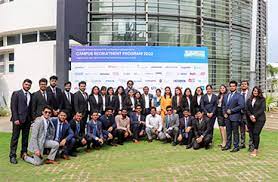 Group photo Great Lakes Institute of Management in Chennai	