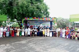 Group Photos Spicer Adventist University in Pune