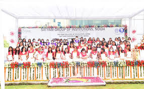 Group photos Satyam College of Education (SCE), Noida in Noida