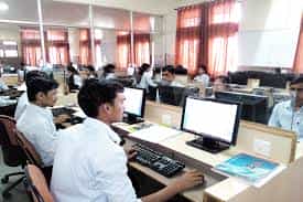 Computer lab  Karmayogi Engineering College (KE, Solapur) in Solapur