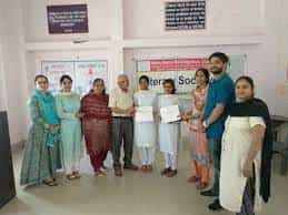 Group photo Hindu Kanya Mahavidyalaya in Gurdaspur	