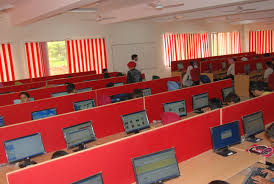 Computer Lab Gulzar Group of Institutes (GGI, Ludhiana) in Ludhiana