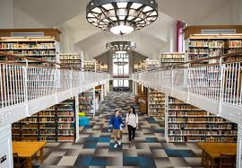 Library of Wilson College, Mumbai in Mumbai 