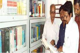 Library of Modal Govt. Degree College, Kamavarapukota in West Godavari	