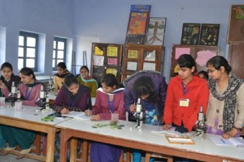 Science Lab Arya Kanya Mahavidyalaya Shahbad Markanda in Kurukshetra