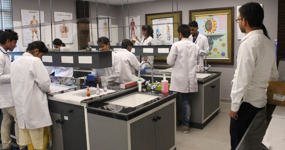 Science lab Virohan Institute of Health and Management Sciences (VIHMS), Raipur