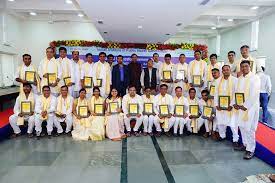 All University Students Group Photos Indian Institute of Public Health in Gandhinagar