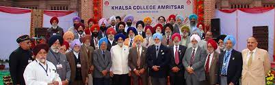 Group photo Khalsa College in Amritsar	