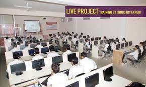 Computer Lab Photo Dev Bhoomi Uttarakhand University - [DBUU], Dehradun in Dehradun