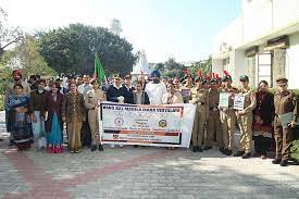 Group photo Hans Raj Mahila Mahavidyalaya in Jalandar