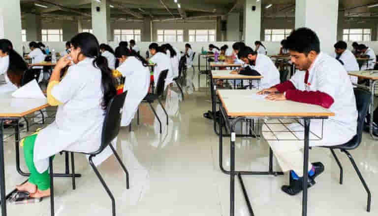 Class Room of Mumbai University in Mumbai City