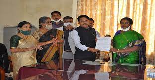 Certificate Distribution at Karnataka State Akkamahadevi Women's University, Vijayapura in Bagalkot