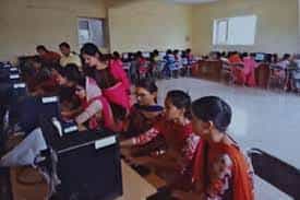 Computer lab B.L.M. Girls College in Jalandar