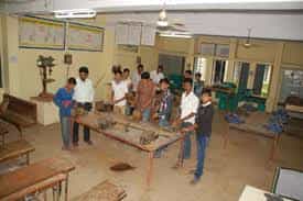 Lab Chopda Education Society's College of Education (CESCE), Jalgaon in Jalgaon