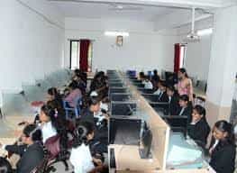 Computer lab  Savitribai Phule Mahila Shikshanshastra Mahavidyalaya (SPMSM), Kolhapur in Kolhapur